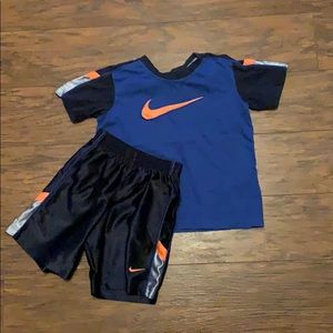 Size 4-5 years Nike outfit